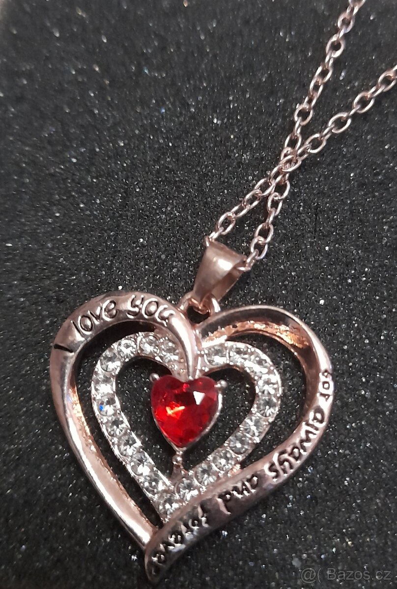 Přívěsky s řetízkem srdíčka - 2