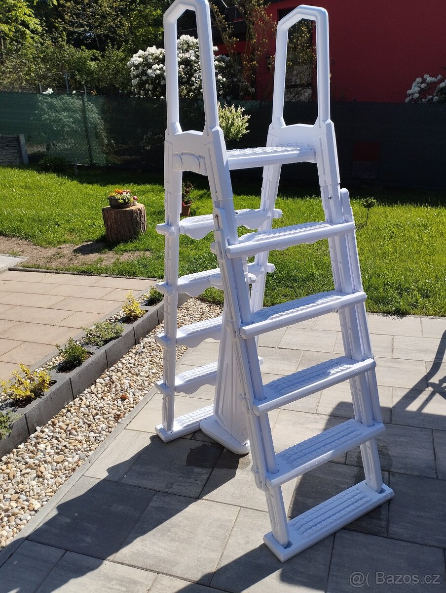 Bazénové schůdky - 2