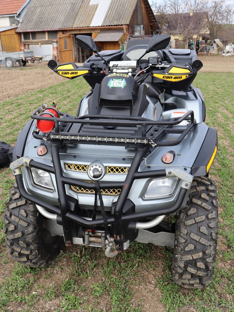 Čtyřkolka Can am 800 Outlander
