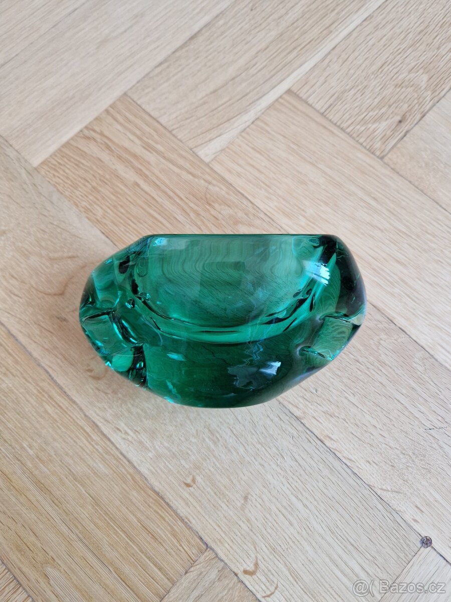 Skleněný popelník - 2