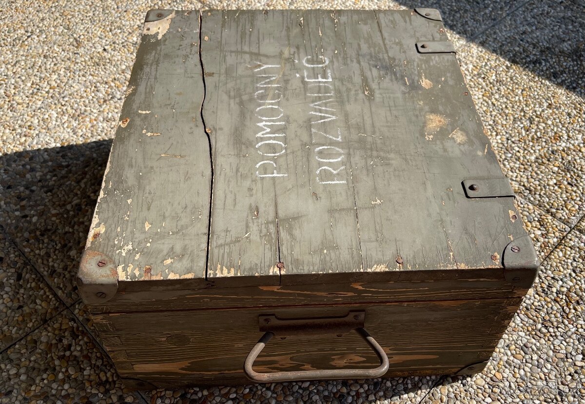 Stará vojenská dřevěná krabice - 2