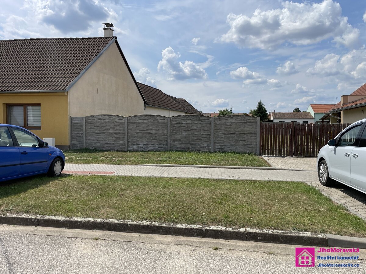 Prodej pozemku pro bydlení, 600 m² - Drnholec, ev.č. 00121 - 2