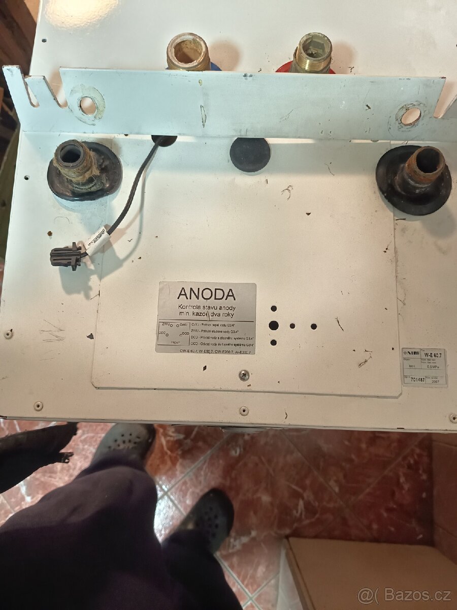 Závěsný ohřívač vody 60 l pro plynové kotle - 2