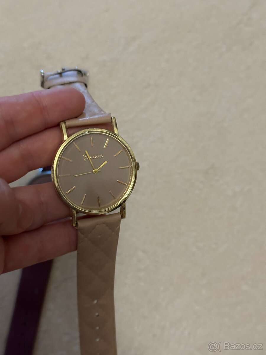 Dvoje stylové hodinky – zlaté + stříbrné, cena za oboje - 2