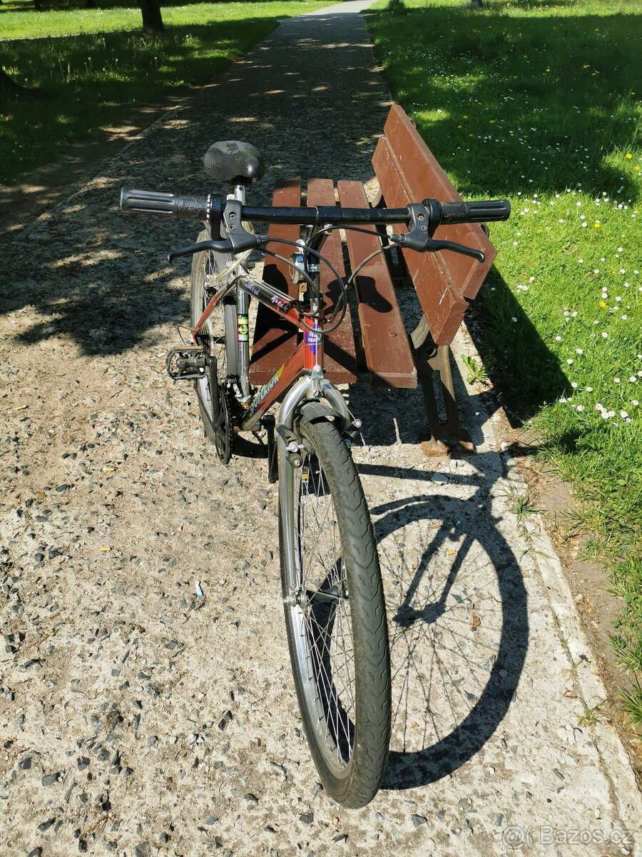 Dámské /dívčí horské kolo - Vel. 26 - 2