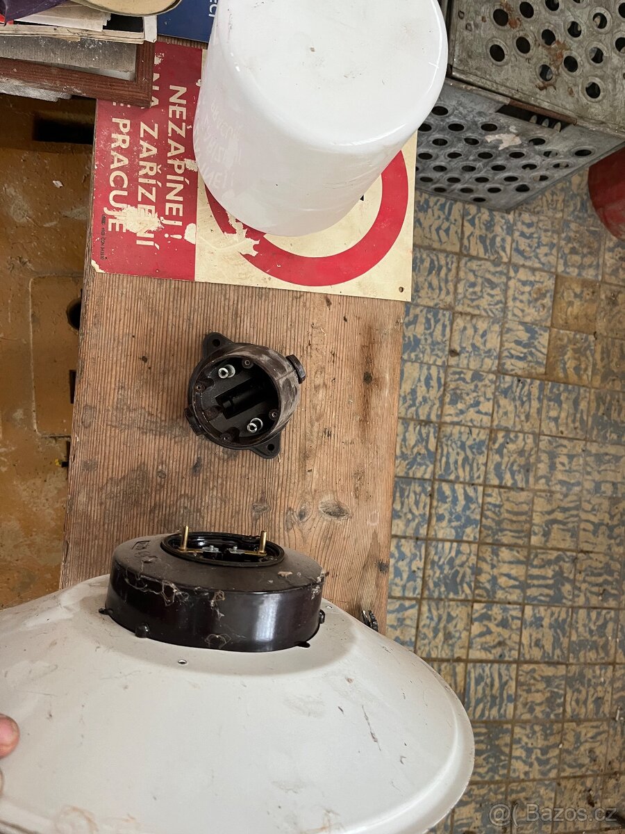 Prodám stare světlo svítidlo průmyslové dobové - 2