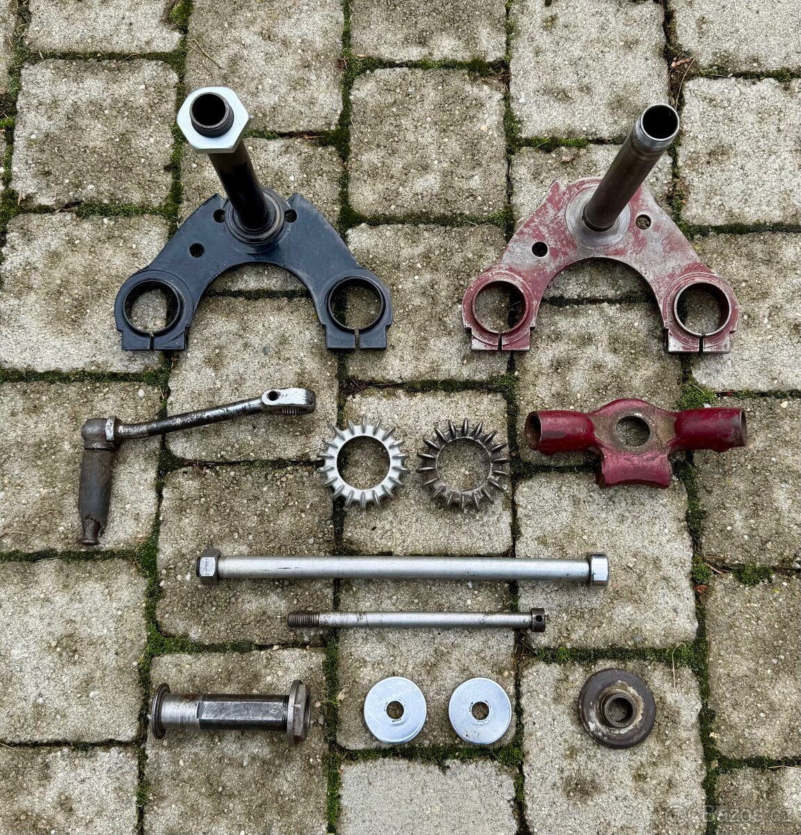 Jawa pérák, kývačka, Ogar - díly - 2