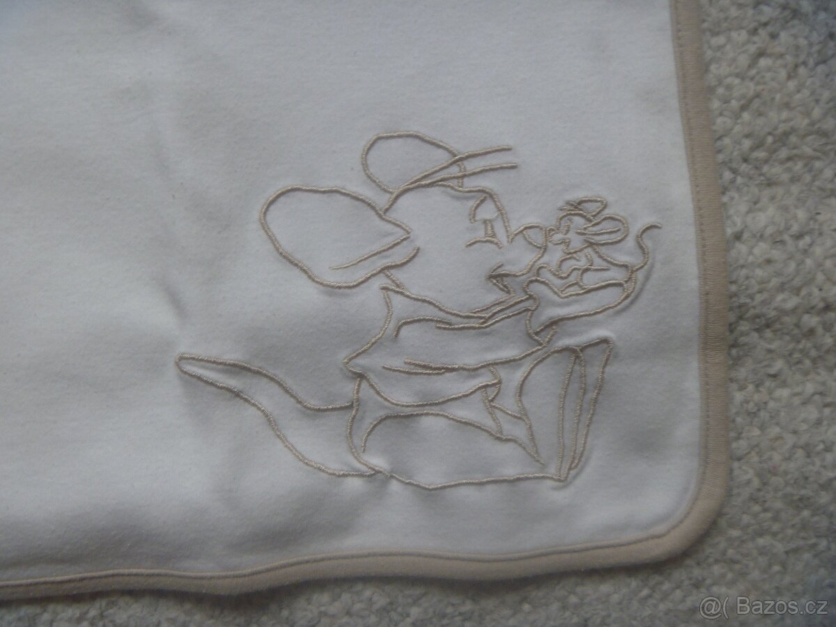 smetanová dětská deka s vyšitým obrázkem myšky - 2