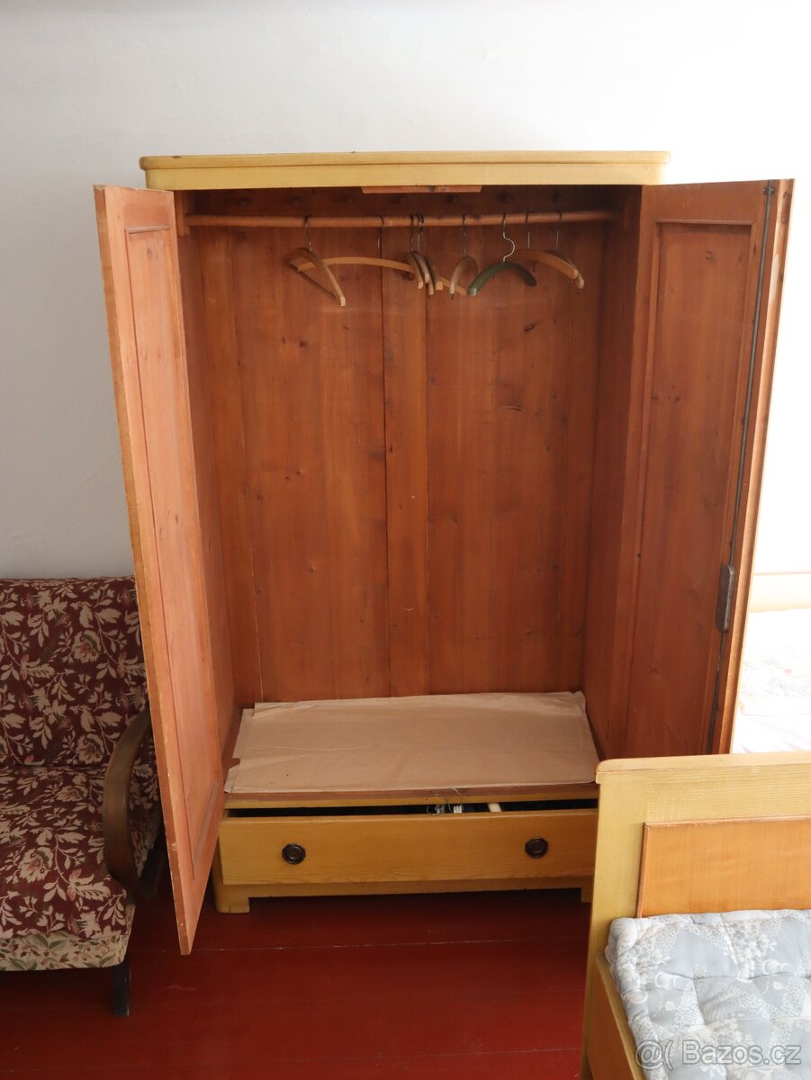 Stará skříň - 2