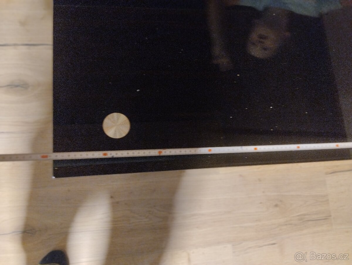 Skleněný stůl k sedačce - 2