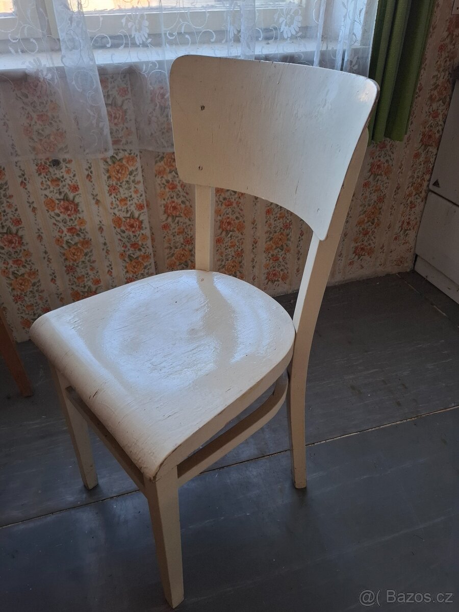 Starší stůl + 4 židle - 2