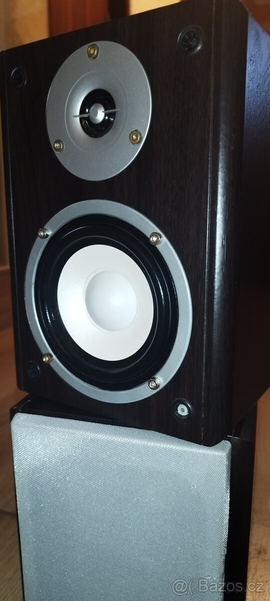 Regálovky Lenco MDV-3 - 2