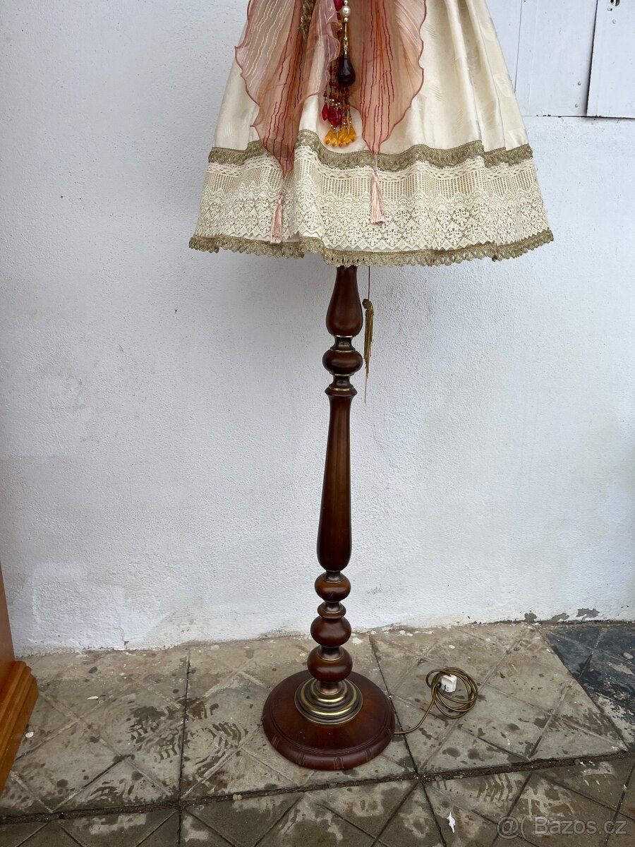 Podlahová lampa - 2
