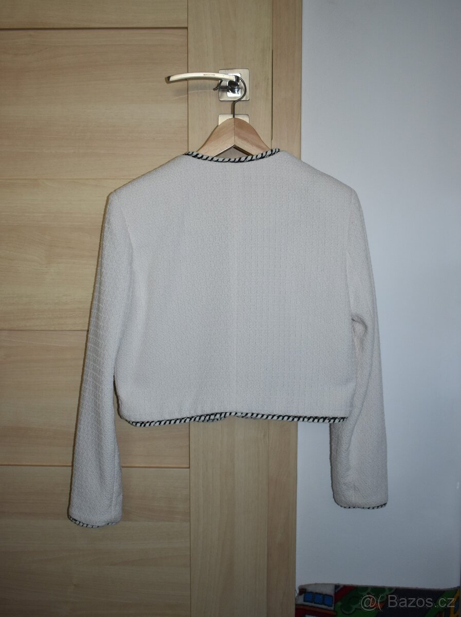 Prodám krátké bílé sako - 2