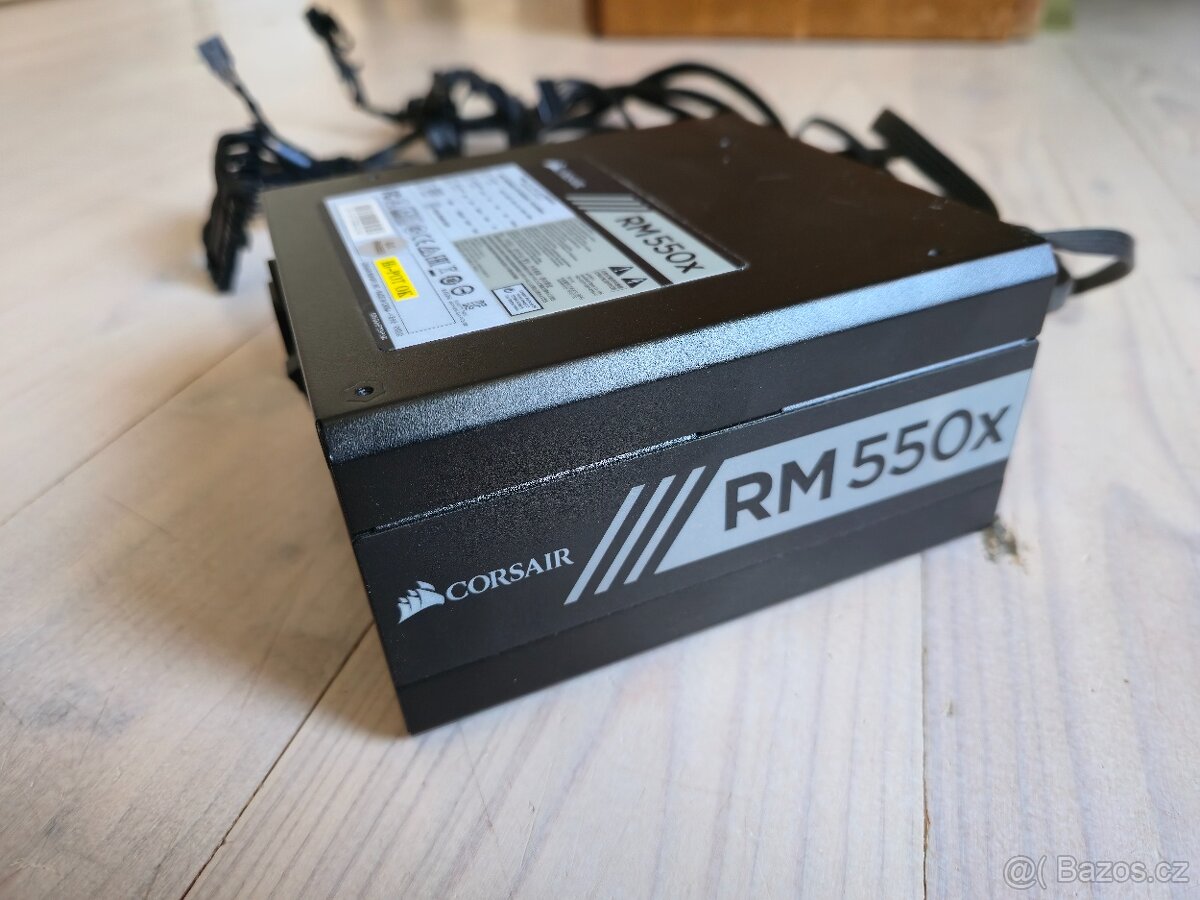 Corsair RM550x - 2