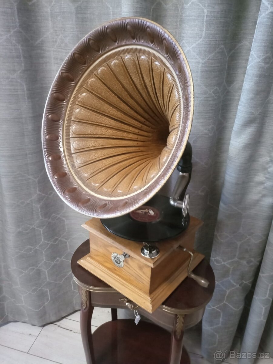 Gramofon s troubou - 2