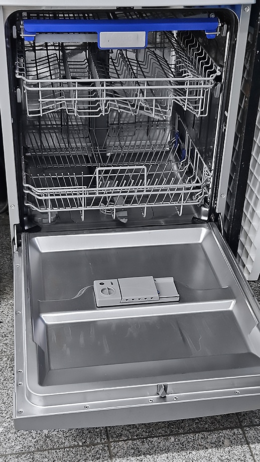 Myčka nádobí AMICA, display, nerez - 2