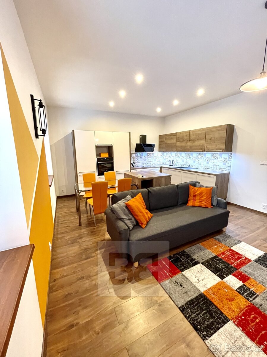 Pronájem zrekonstruovaného bytu 3+kk ve vynikající lokalitě - 2