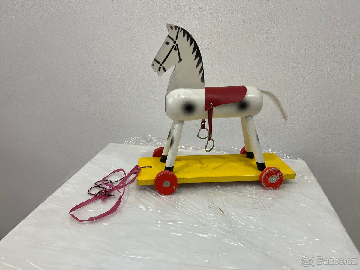 Dřevěná hračka koníka retro - 2