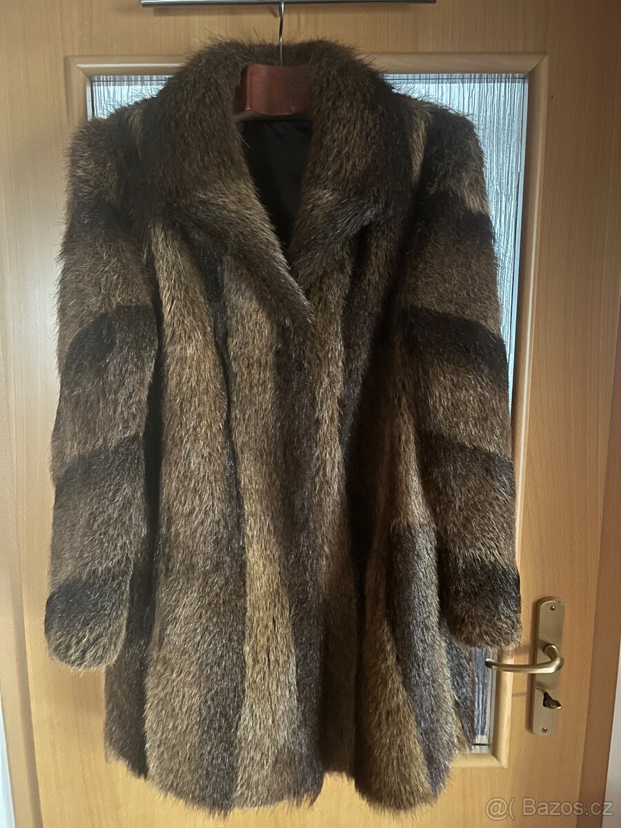 Kožich z pravé nutrie, vel. asi 42/44 - 2
