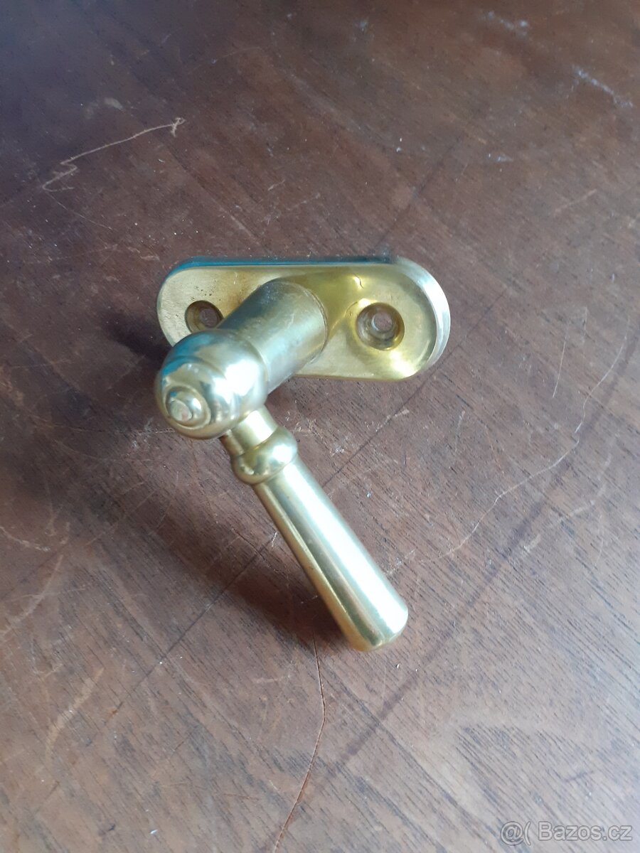 Kování na okna_půlolivy-rozvory_leštěná mosaz - 2