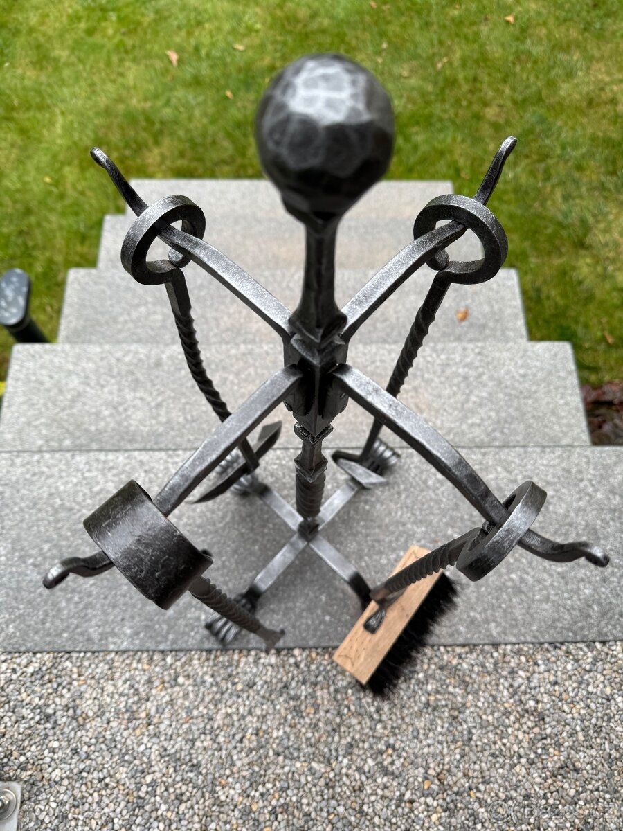 Kované krbové nářadí - 2