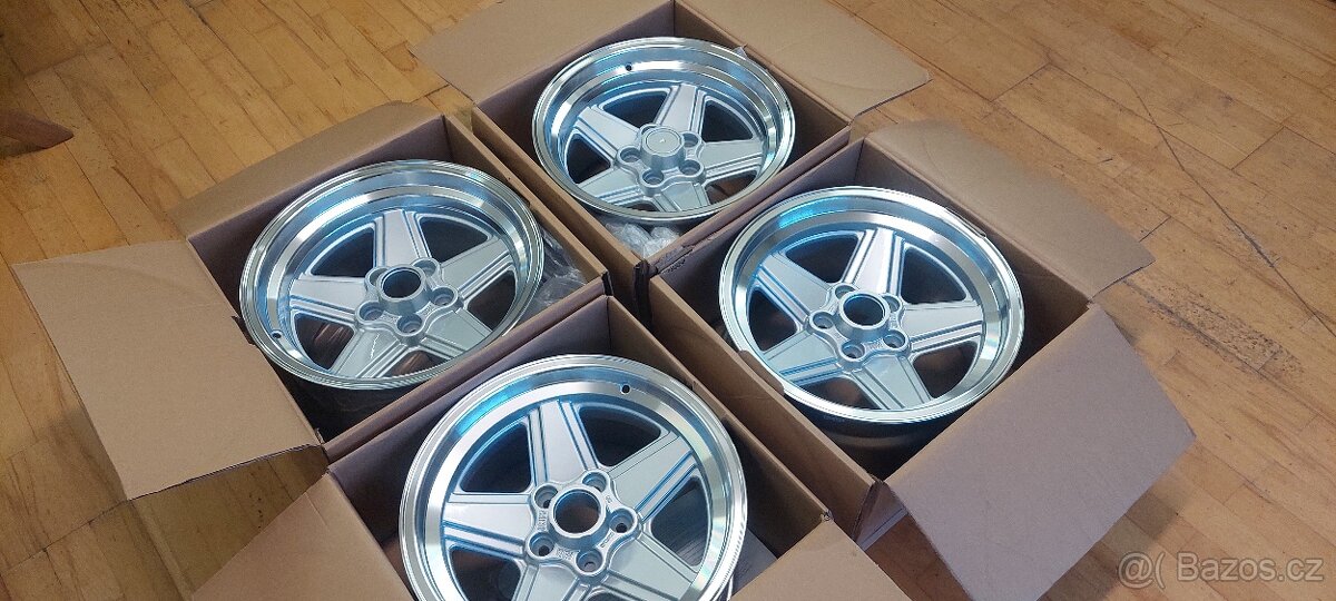 Alu kola Mercedes Benz penta amg ronal dvourozměr. - 2