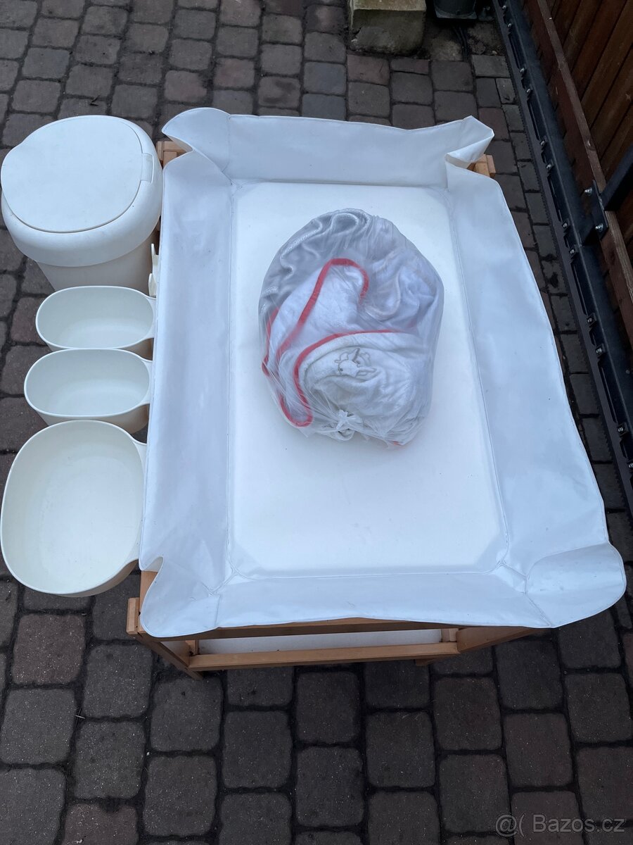 Přebalovací pult IKEA Sniglar - 2