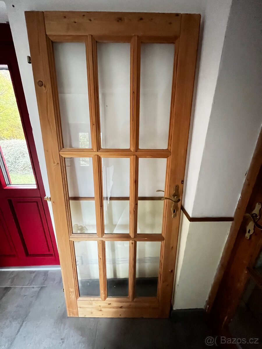 Interiérové masivní dveře prosklené - 2