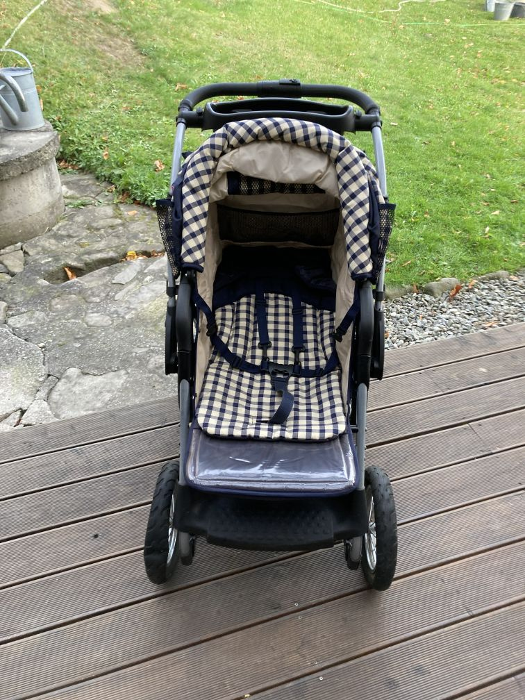 starší kočárek - 2
