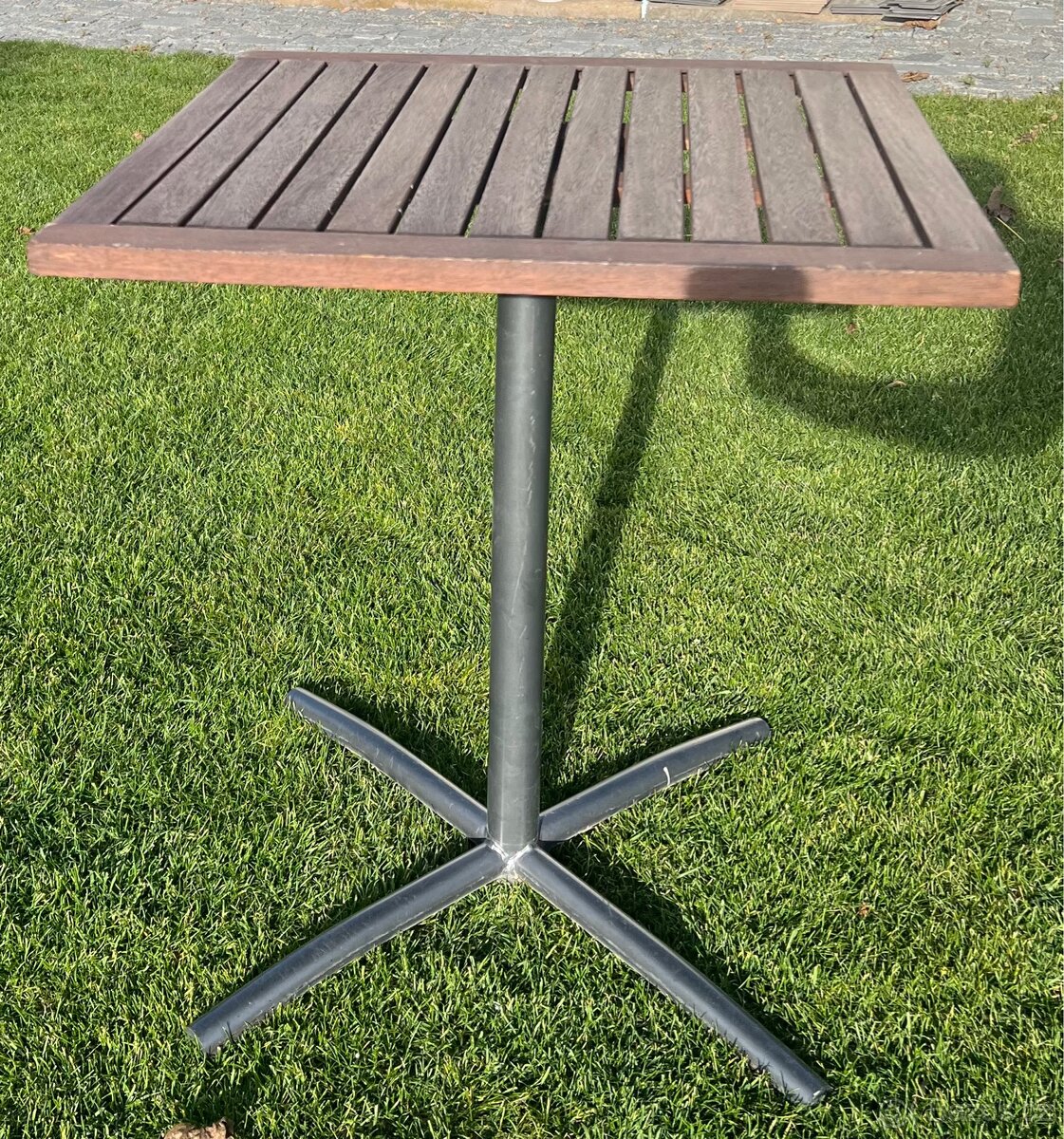 Prodám zahradní stolky - 2