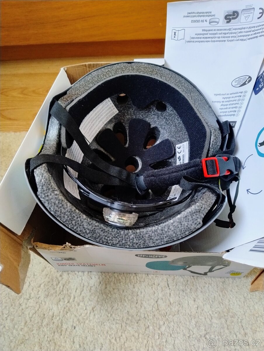 Dětská přilba 52-56cm nova - 2