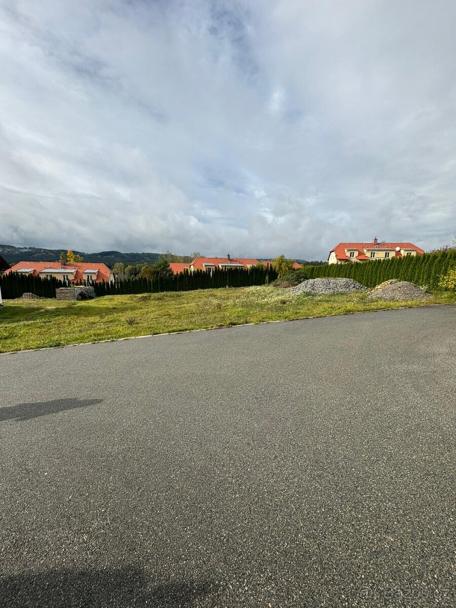 České Libchavy, 1136 m2;Komplet zasíťovány - 2