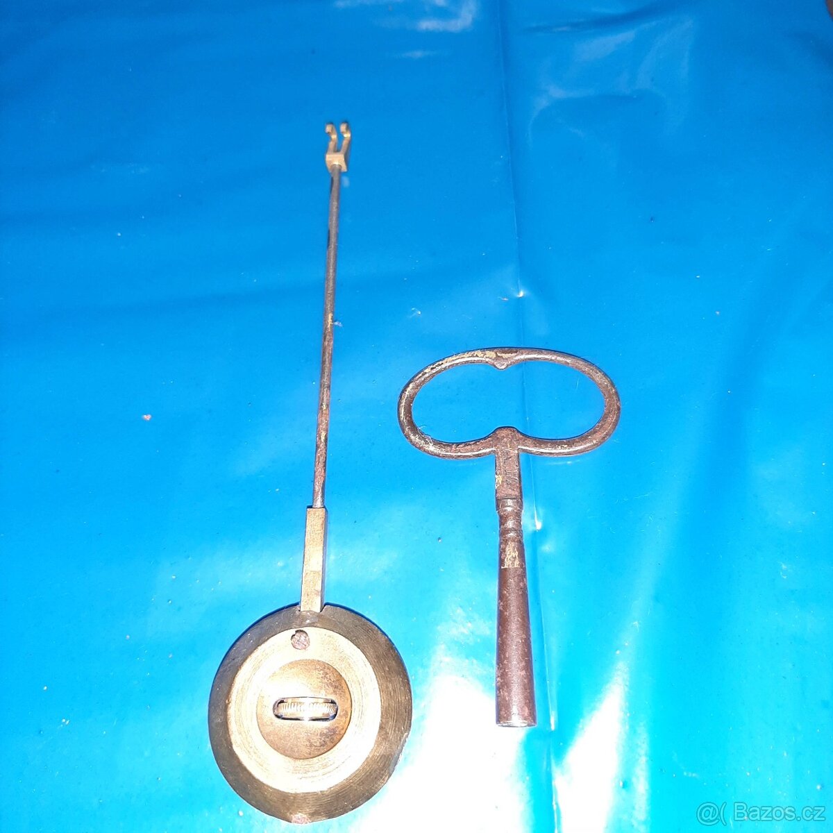 STAROŽITNÉ KRBOVÉ HODINY + SVÍCNY--FRANCIE 1920 - 2