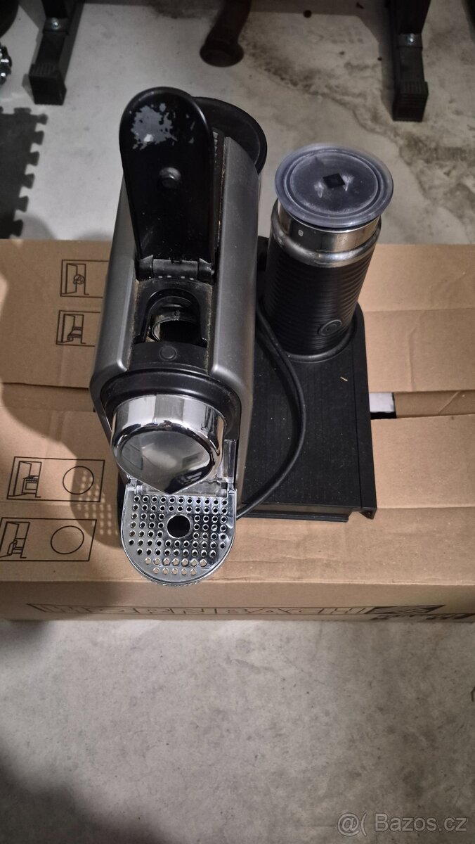 Kávovar na kapsle Nespresso - 2