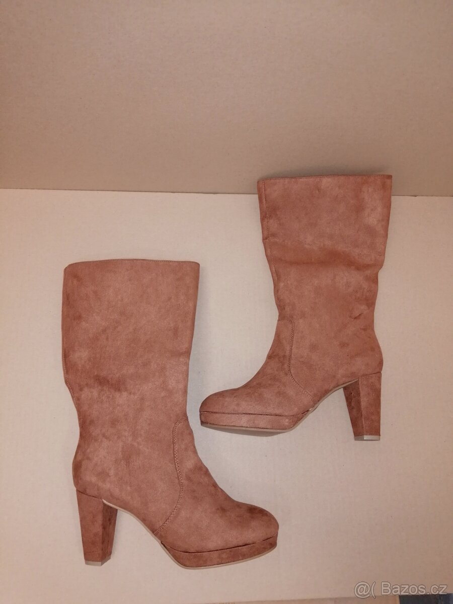 Hnědé kozačky vel.39 - 2