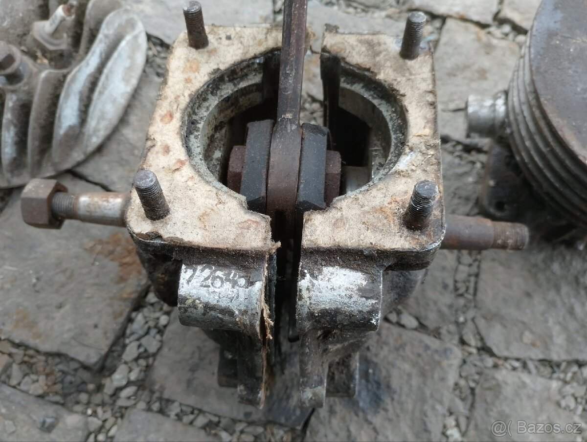 Jawa 250 přírubová motor - 2