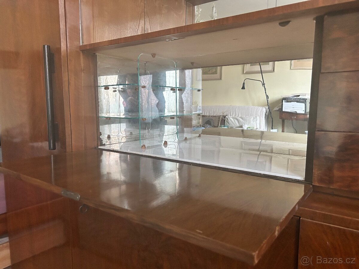 Retro vitrína / skříň / kredenc - 2