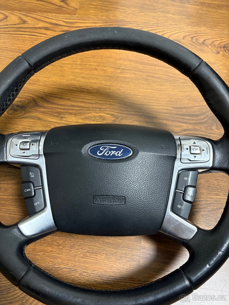 Čtyřramenný multifunkční volant kožený Ford - 2