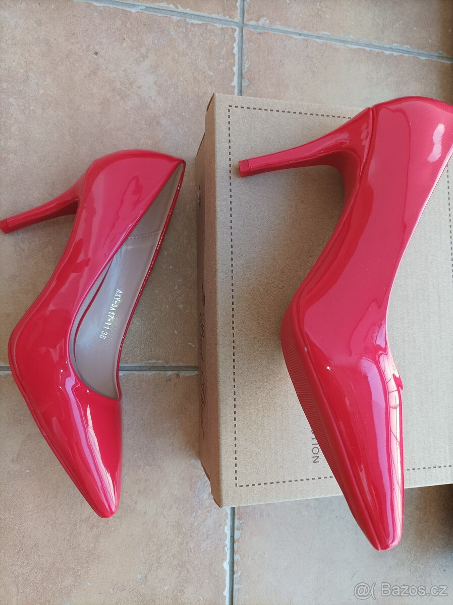 Červené lakované lodičky - NOVÉ - vel. 37 - 2