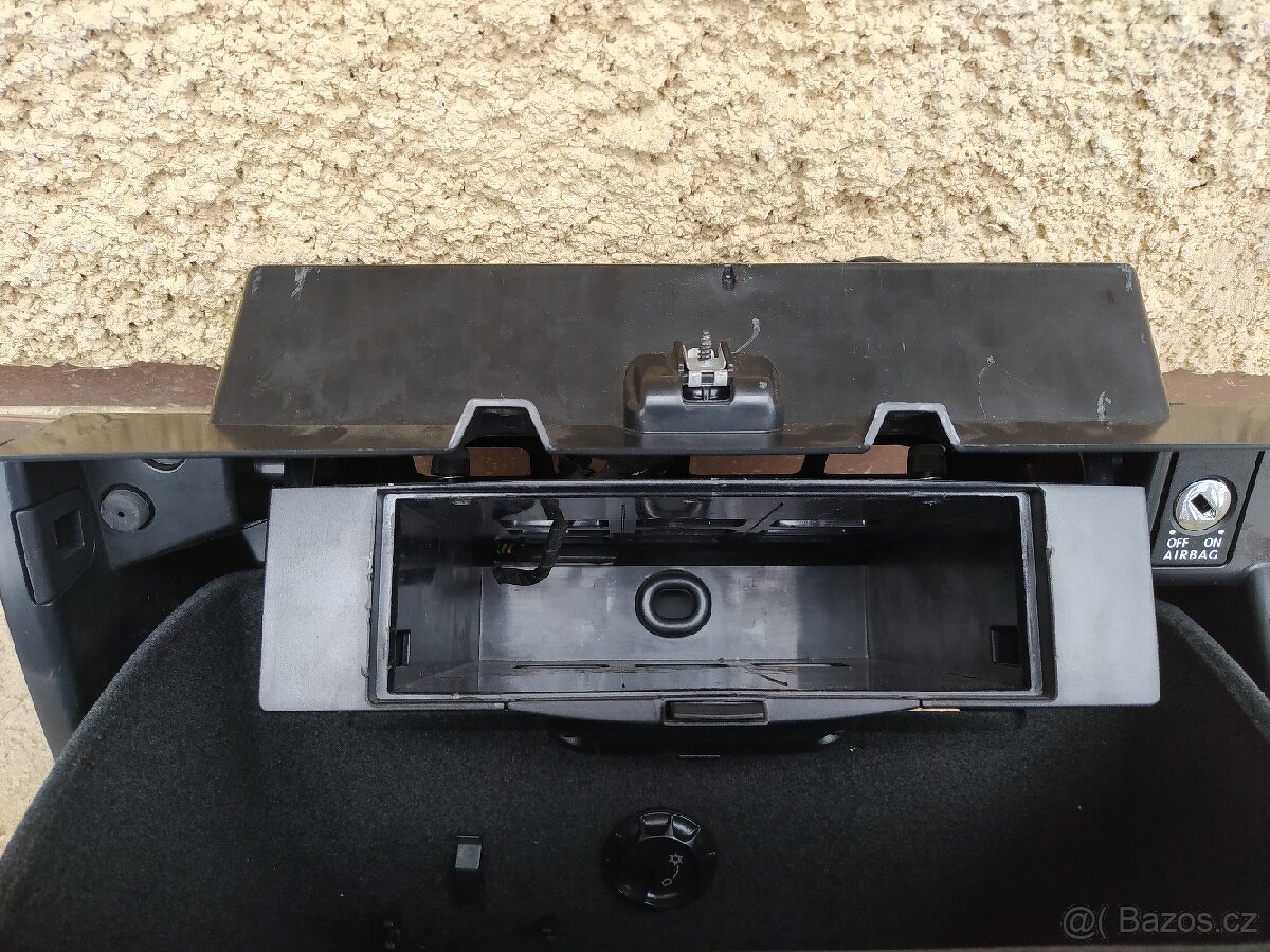 Kastlík spolujezdce Vw Passat B6 - 2