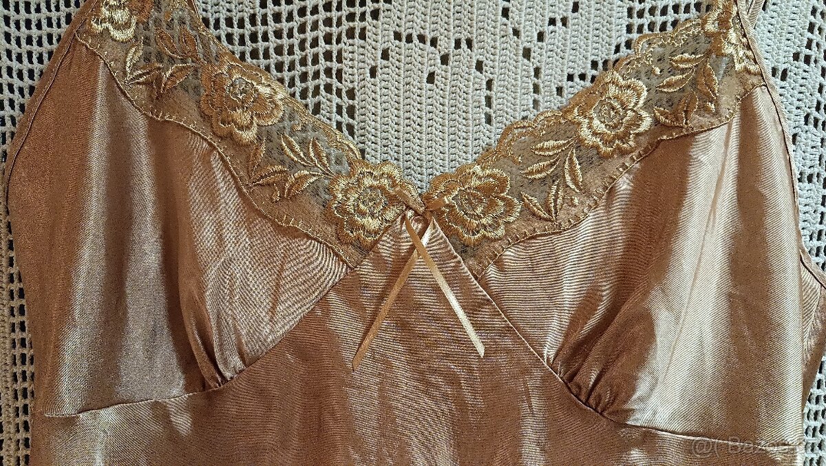 Zlatá noční košilka vel 42 - 2