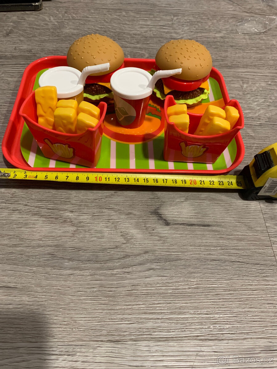 Hamburgery a hranoly, limonády - 2