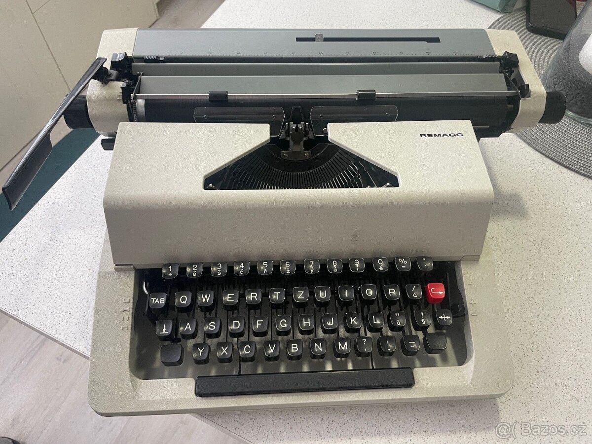 Psací stroj REMAGG - 2