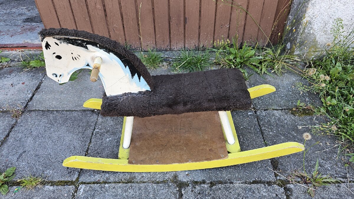 STARÝ HOUPACÍ KŮŇ - 2