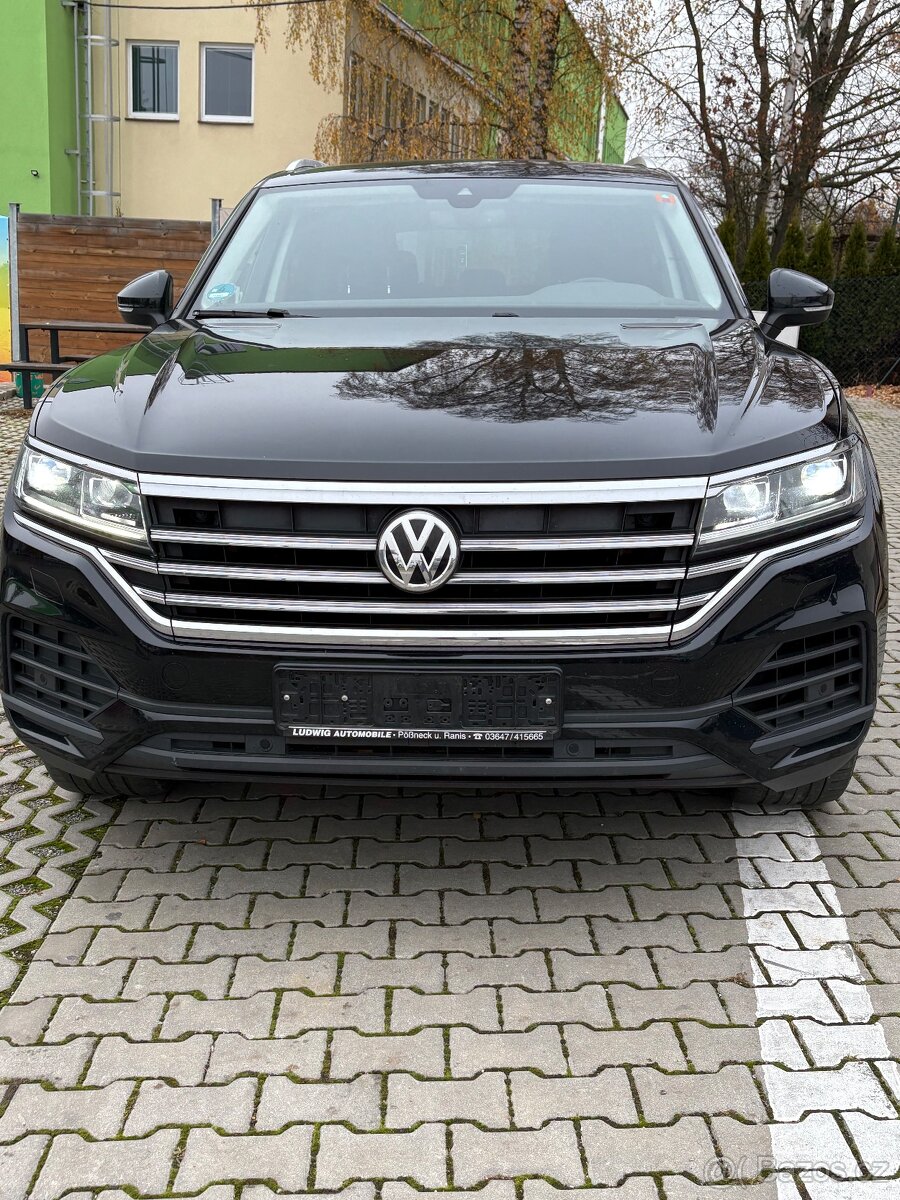 Volkswagen touareg,3.0 TDI,tažné,výhřevy,Navi - 2