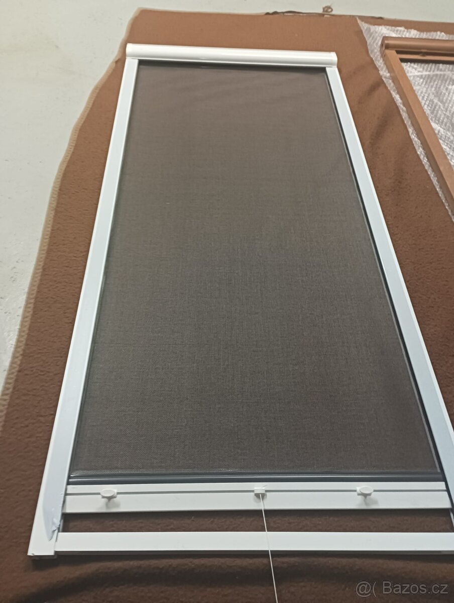 Prodám bílou rolovací síť proti hmyzu do interiéru. Nová, n - 2