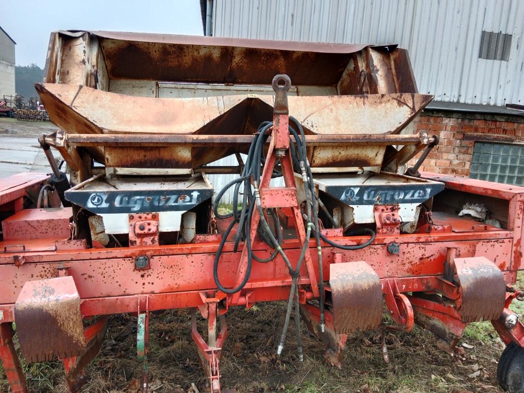 Prodám sazeč brambor - 2