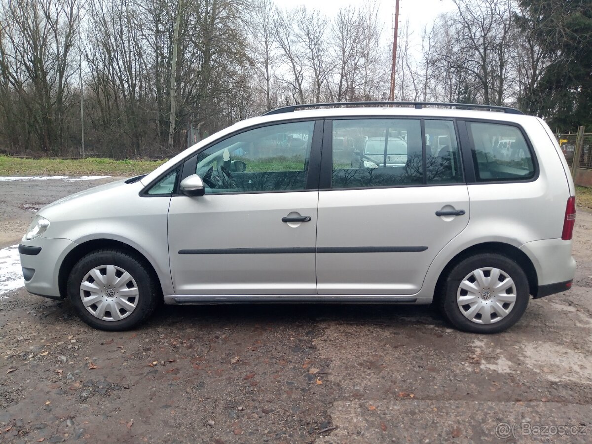 VW Touran - 2