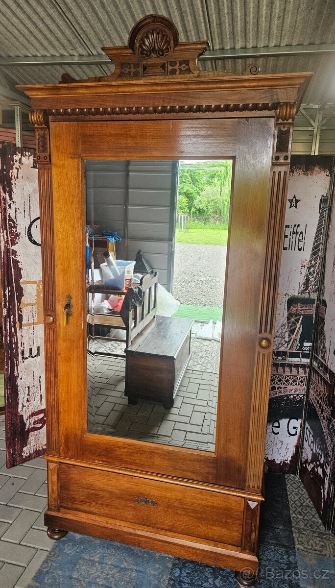 Starožitná skříň se zrcadlem - 2